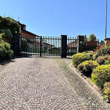 Villa Merone - Private Garden- Access Lake Pusiano - Vila