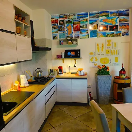 Villa Merone - Private Garden- Access Lake Pusiano - Vila Merone