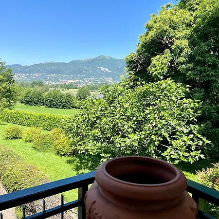 - Private Garden- Access Pusiano - Villa Merone