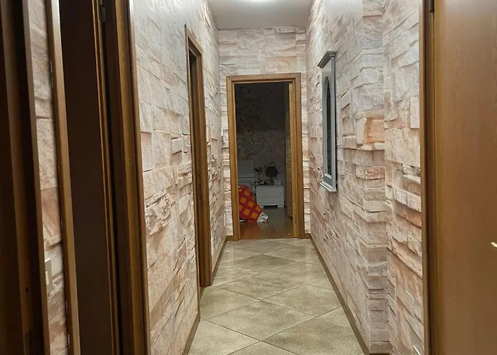 - Private Garden- Access Pusiano - Villa Merone