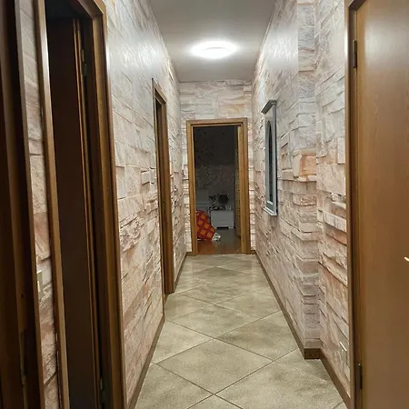 - Private Garden- Access Pusiano - Villa Merone