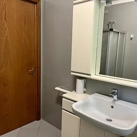 Villa - Private Garden- Access Pusiano - *