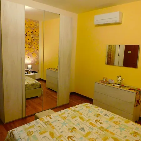 Villa - Private Garden- Access Pusiano - *