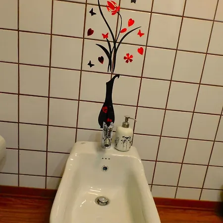 Вилла Villa Merone - Private Garden- Access Lake Pusiano - Мероне