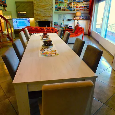 Вилла Villa Merone - Private Garden- Access Lake Pusiano - *