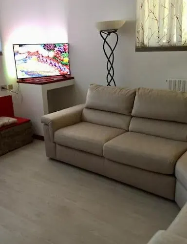 - Private Garden- Access Pusiano - וילה Merone