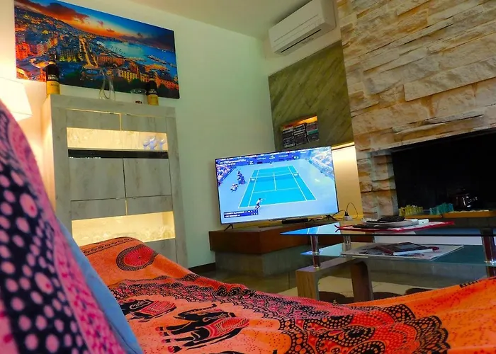 - Private Garden- Access Pusiano -