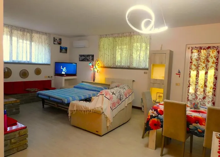 - Private Garden- Access Pusiano - *